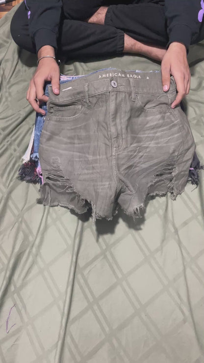 Women’s Shorts – Miss Me, Levi’s, Rock Revival & More | 26 Pieces | Sizes 26–42 |