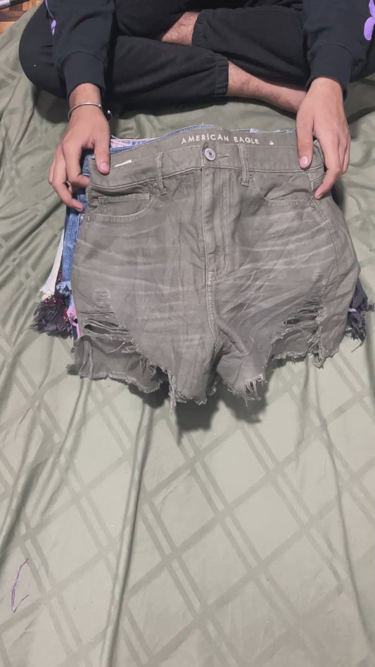 Women’s Shorts – Miss Me, Levi’s, Rock Revival & More | 26 Pieces | Sizes 26–42 |