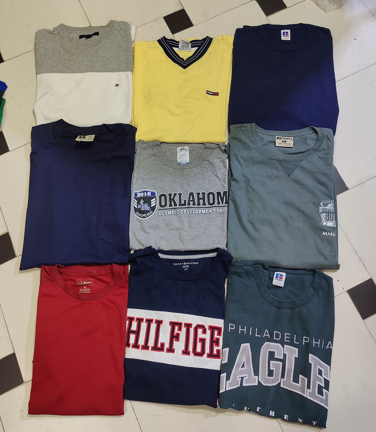 16 Mixed Cotton T-Shirts – Vintage Wholesale Bundle | Grade A/B/C (70/20/10) | Sizes S to 3XL Video Preview